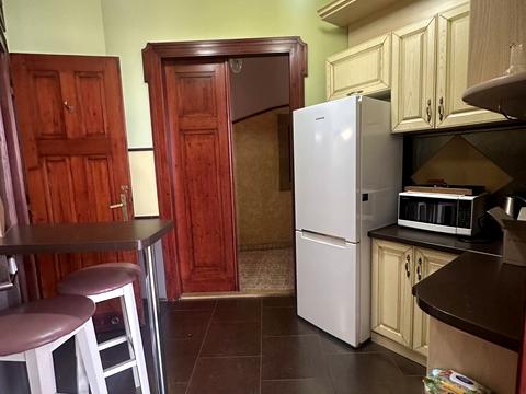 квартира за адресою Князя Романа вул. (), 4