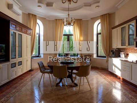 будинок за адресою смт. Козин, Олександрівська вул.