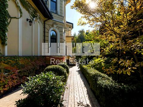 будинок за адресою смт. Козин, Олександрівська вул.