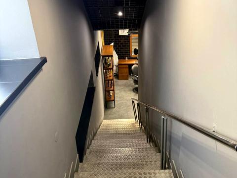 комерційна за адресою Страчених Націоналістів вул., 8