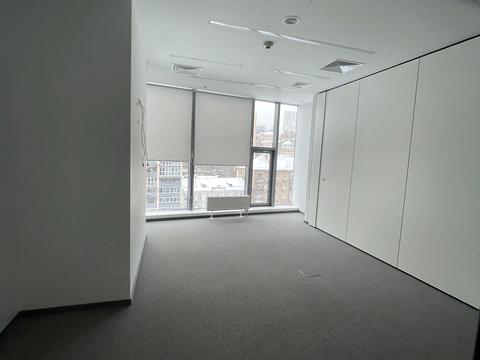 комерційна за адресою Спортивна пл., 1 А