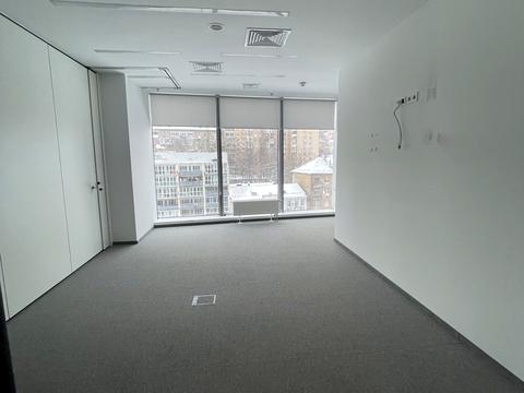 комерційна за адресою Спортивна пл., 1 А