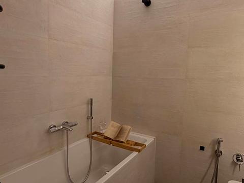 квартира за адресою Київ, Любомира Гузара просп. (Космонавта Комарова), 46-В