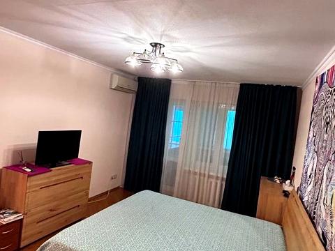 квартира за адресою Лариси Руденко вул., 21-А