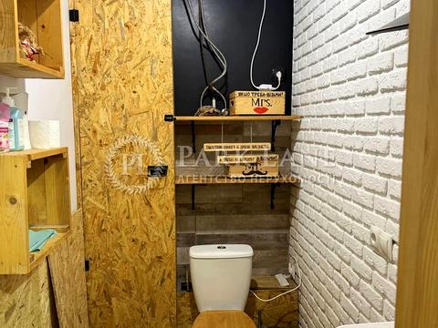 комерційна за адресою Героїв полку "Азов" вул. (Маршала Малиновського), 4-В