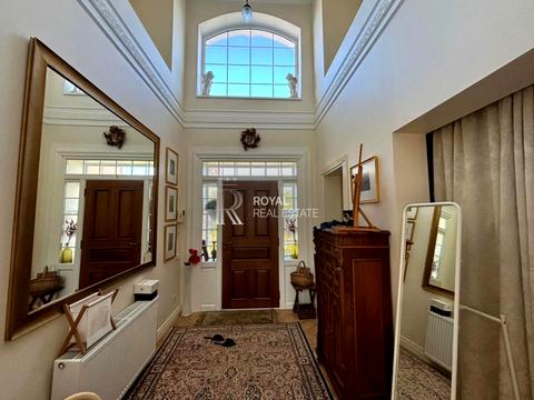 будинок за адресою Центральна, 7