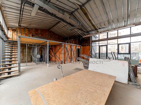 комерційна за адресою Болсуновська вул. (Сергія Струтинського), 1