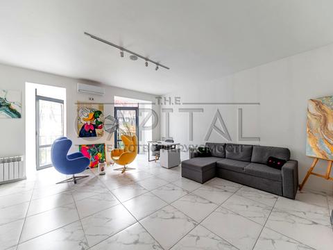 комерційна за адресою Болсуновська вул. (Сергія Струтинського), 1