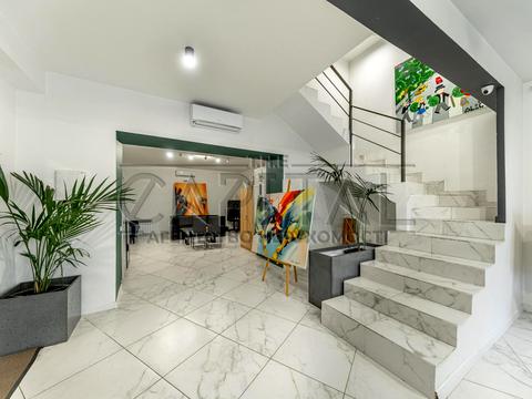 комерційна за адресою Болсуновська вул. (Сергія Струтинського), 1