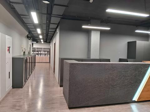 комерційна за адресою В'ячеслава Липинського вул., 4