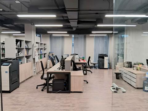 комерційна за адресою В'ячеслава Липинського вул., 4