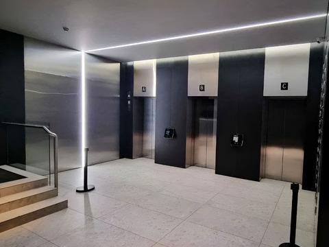 комерційна за адресою В'ячеслава Липинського вул., 4