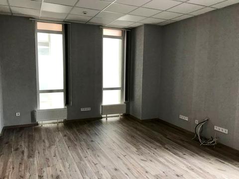 комерційна за адресою Мечникова вул., 19