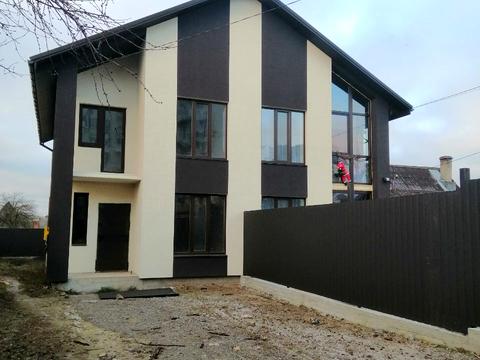 будинок за адресою Леоніда Каденюка пров.