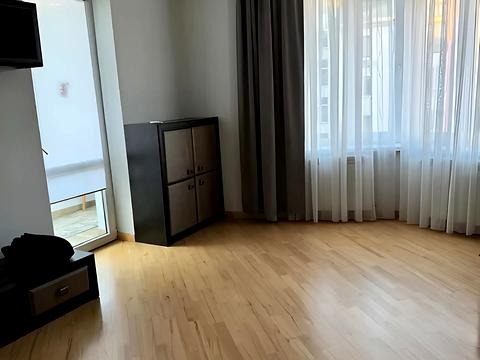 квартира за адресою Тролейбусна вул., 28