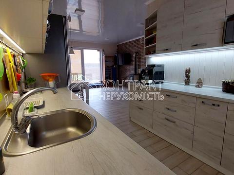 будинок за адресою Зоряна вул.