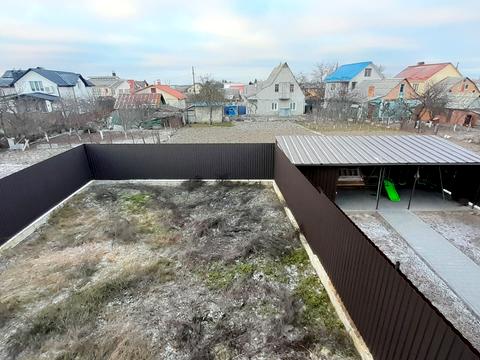 будинок за адресою Леоніда Каденюка пров.