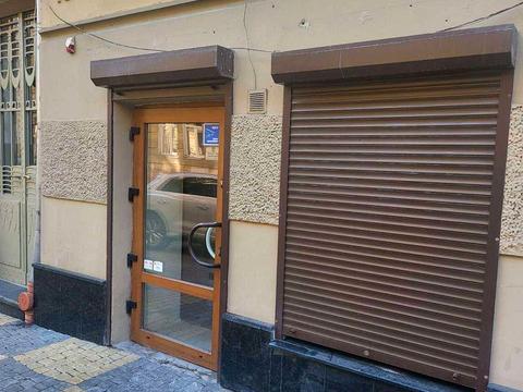 комерційна за адресою Глибока вул., 10