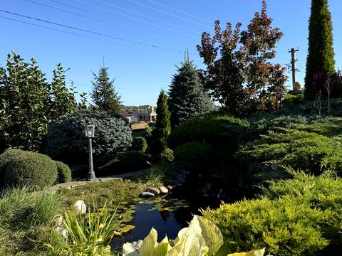 будинок за адресою Набережна вул.