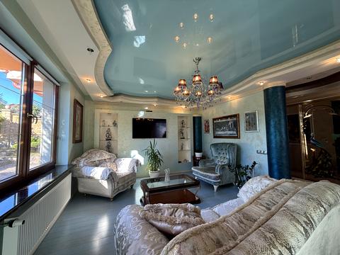 будинок за адресою Набережна вул.