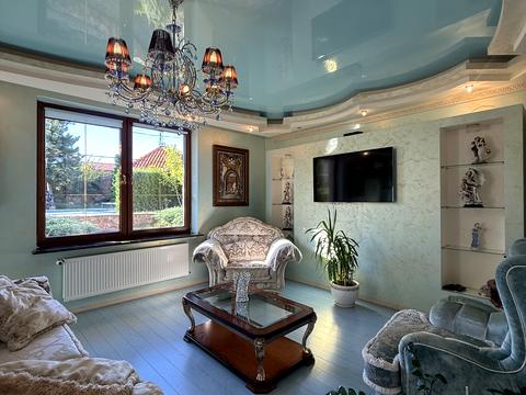 будинок за адресою Набережна вул.