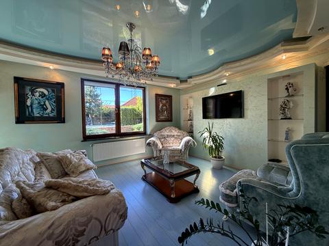 будинок за адресою Набережна вул.