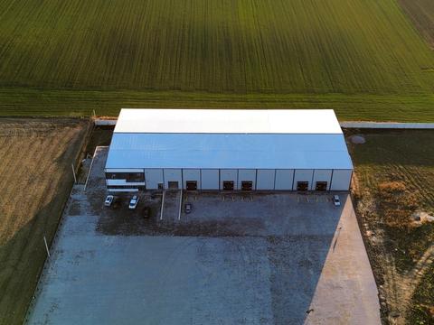 комерційна за адресою Центральна, 10