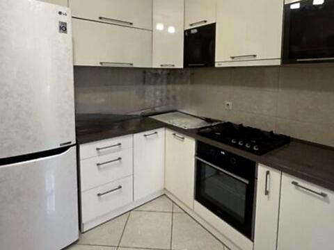 квартира за адресою Коновальця вул., 15