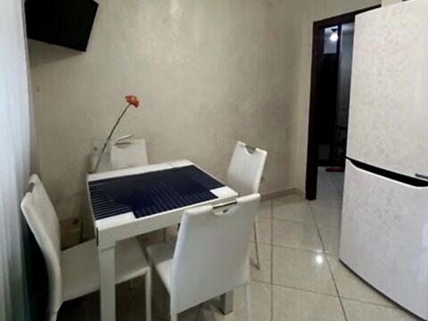 квартира за адресою Коновальця вул., 15