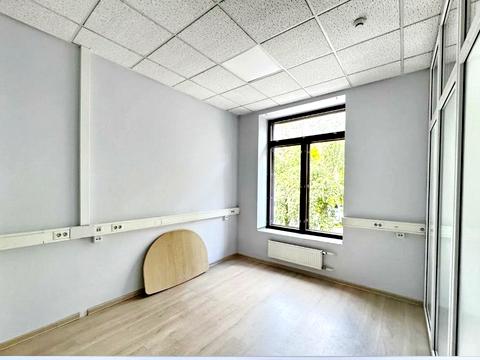 коммерческая по адресу Крещатик ул. (Kreschatic), 17