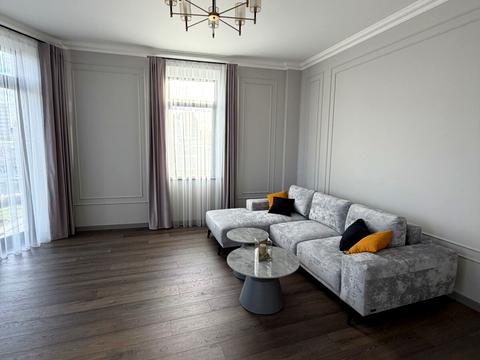 квартира за адресою Під Дубом вул. (Космонавтів), 2