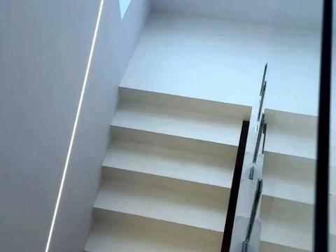 будинок за адресою с. Лісники, Захрестова вул.