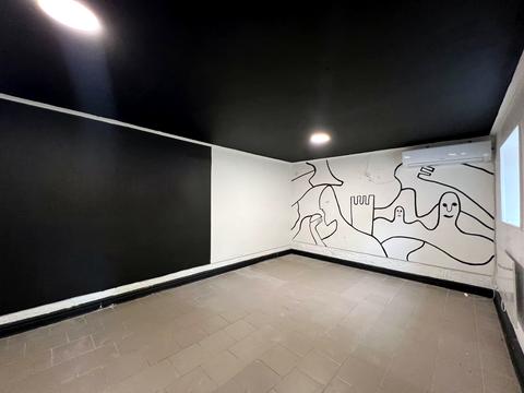 комерційна за адресою Двірська вул., 28