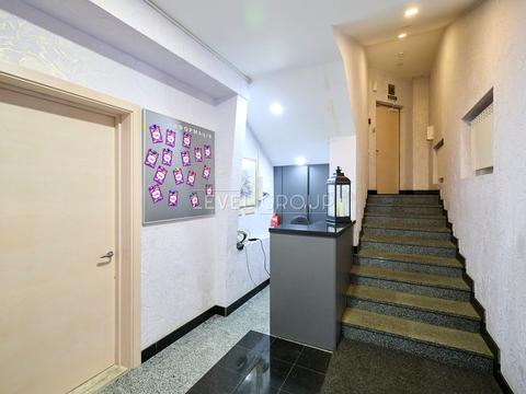 комерційна за адресою Шота Руставелі вул., 30-Б