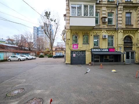 комерційна за адресою Шота Руставелі вул., 30-Б