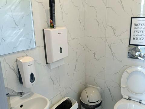 комерційна за адресою Воскресенська вул. (Леніна), 36