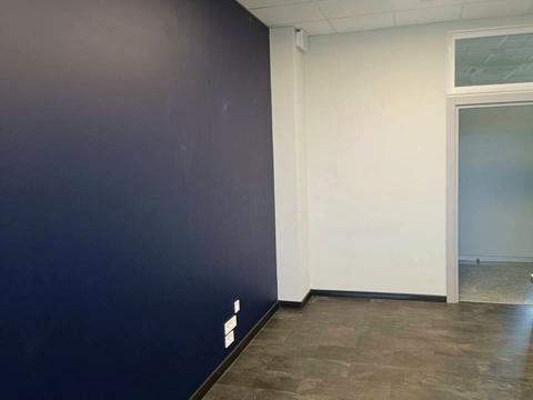 комерційна за адресою Воскресенська вул. (Леніна), 36