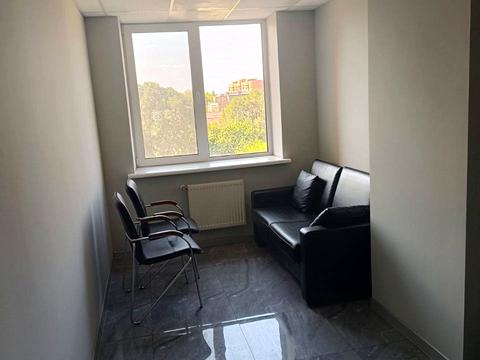 комерційна за адресою Воскресенська вул. (Леніна), 36