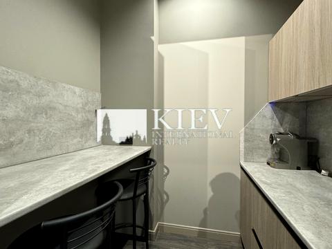 комерційна за адресою Жилянська вул., 68