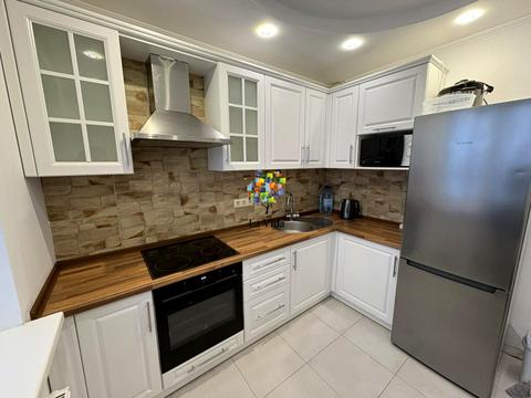 квартира за адресою Академіка Вернадського бульв., 24