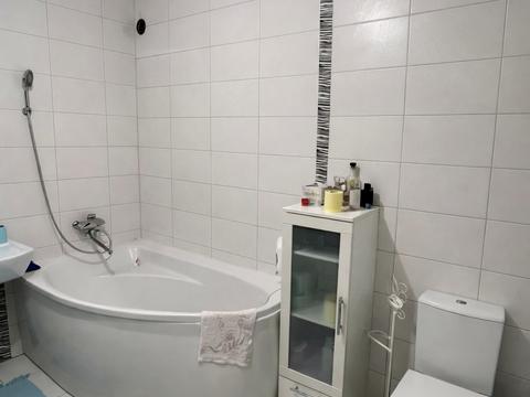 квартира за адресою Андрія Мельника вул., 9А