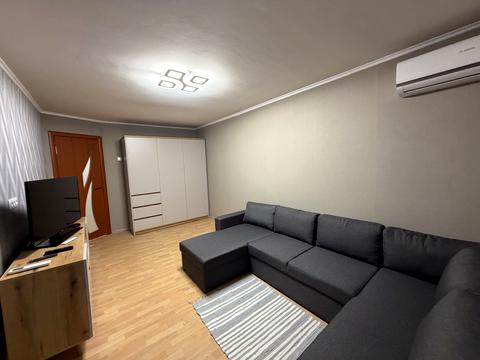 кімната за адресою Богдана Хмельницького просп. (Героїв Сталінграда), 8-Е