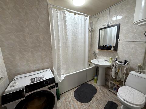 кімната за адресою Богдана Хмельницького просп. (Героїв Сталінграда), 8-Е