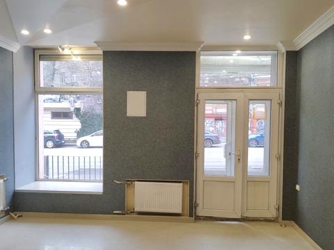 комерційна за адресою Соборна пл., 1