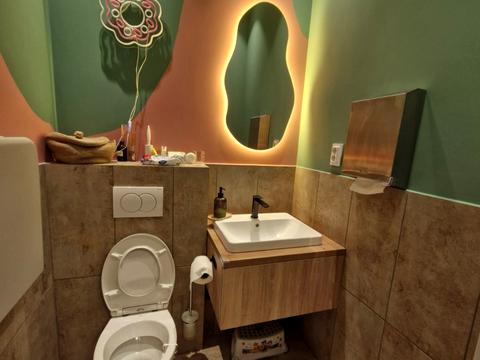 комерційна за адресою Університетська вул., 3/3