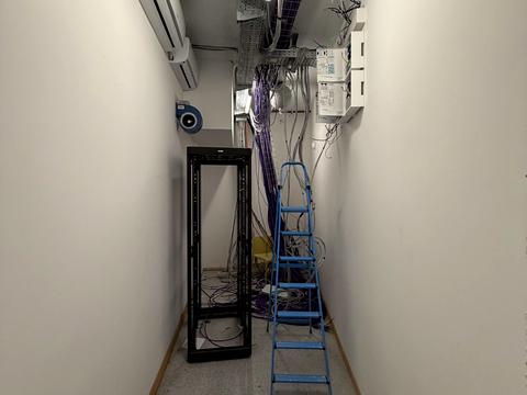 комерційна за адресою Старокозацька вул. (Комсомольська), 37