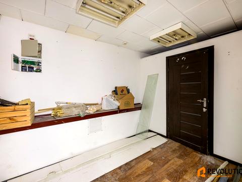 комерційна за адресою Басейна вул., 9