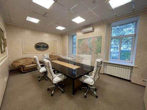 комерційна за адресою Панаса Мирного вул., 1