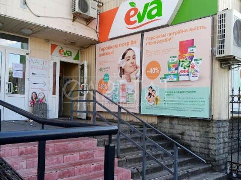 комерційна за адресою Каштанова вул., 7