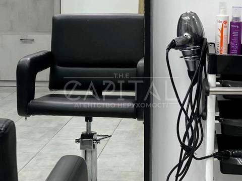 комерційна за адресою Київ, Анни Ахматової вул., 35